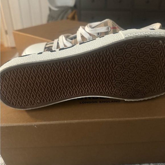 Burberry Sneakers for sale. - Picture 4 of 4